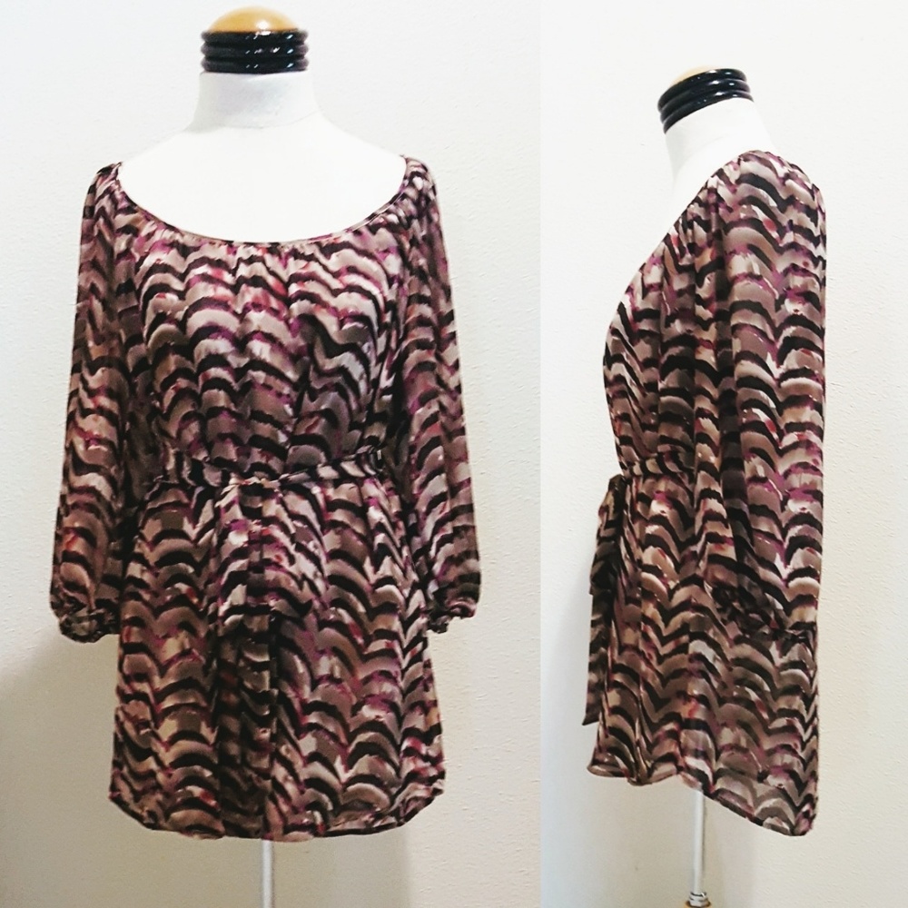 Light-weight graphic print blouse 💕